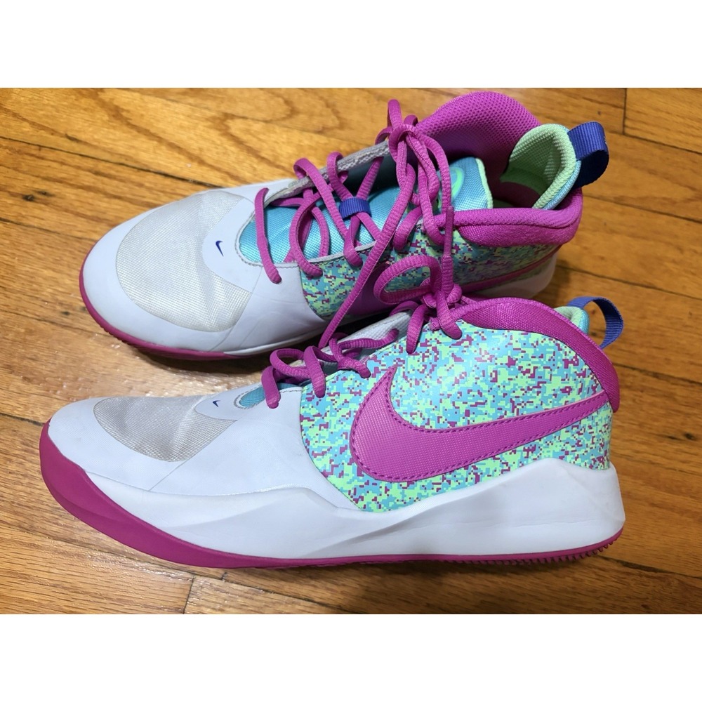 NIKE TEAM HUSTLE D 9 DIGI (GS)  UNISEX BIG KIDS SNEAKERS SIZE 6.5